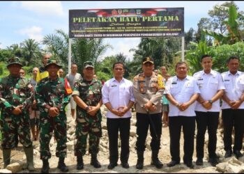 Sinergitas TNI Polri , Kapolres Pematangsiantar Gunakan Trail Hadiri Pembukaan TMMD Ke - 122 T.A 2024.