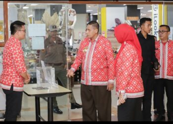 Pjs Wali Kota Pematangsiantar Drs Matheos Tan MM Kunjungi Mall Pelayanan Publik (MPP) Kota Pematangsiantar di Plaza Ramayana.