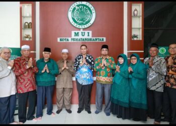 Pjs Wali Kota Pematangsiantar Drs Matheos Tan MM Silaturahmi Ke Sejumlah Tokoh Agama di MUI, Kantor Pusat HKI & Kantor HKBP Distrik V Sumatera Timur.