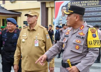 Pjs Wali Kota Pematangsiantar Drs Matheos Tan Ikuti Apel Gelar Pasukan Operasi Zebra Toba 2024.