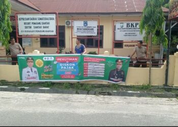Sosialisasikan Pemutihan Pajak Kendaraan, Polres Pematangsiantar Bersama Polsek Jajaran Sebarkan Spanduk.
