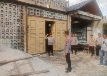 Kapolsek Siantar Utara Pimpin Gerebek Sarang Narkoba di Jalan SM Raja.