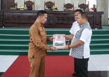Wali Kota Pematangsiantar dr Susanti Dewayani SpA diwakili Sekda Junaedi Antonius Sitanggang SSTP MSi Hadiri Rapat Paripurna Penyampaian Pokok - Pokok Pikiran DPRD Hasil Reses II Tahun 2024.