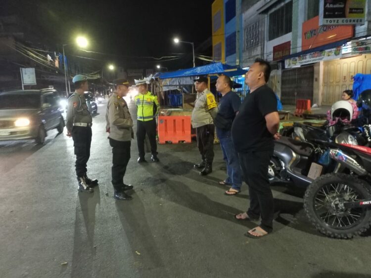 Polres Pematangsiantar Laksanakan KRYD Diseputaran Pasar Horas Jalan Merdeka.
