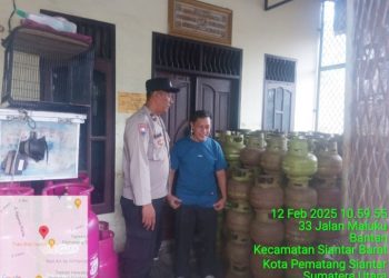 Antisipasi Penimbunan Tabung Gas , Bhabinkamtibmas Polsek Siantar Barat Sambangi Penyalur Tabung Gas Elpiji 3 Kg.