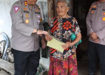 Polres Simalungun Gelar Program Jumat Berkah, Salurkan Bantuan Sosial Untuk Warga Kurang Mampu.