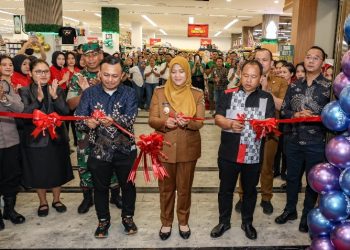 Wakil Wali Kota Pematangsiantar Herlina Resmikan Irian Supermarket & Departement Store.