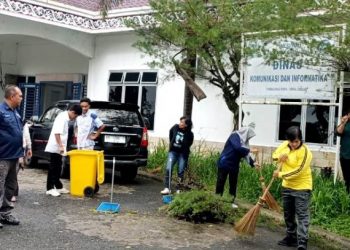 Optimalkan Pemeliharaan Kebersihan Lingkungan, Pemkab Simalungun Gelar Gotong Royong.