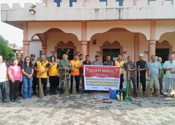 Sambut Bulan Ramadhan 1446 H , Polsek Siantar Utara Laksanakan Kebersihan Mesjid Al Hilal.