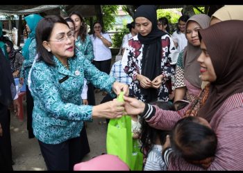 Ketua TP PKK Kota Pematangsiantar Ny Liswati Wesly Silalahi Kunjungi Posyandu Pelayanan Terpadu (Posyandu) C1/03.