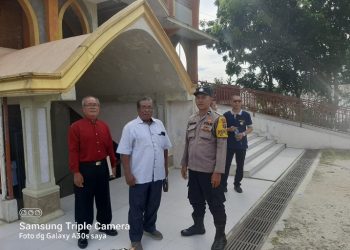 Polsek Siantar Timur Laksanakan Pengamanan Ibadah Minggu di Gereja.