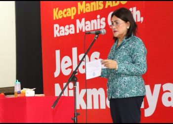 Ketua TP PKK Kota Pematangsiantar Ny Liswati Wesly Silalahi Hadiri Roadshow Akademi ABC, di Balai Bolon GKPS.