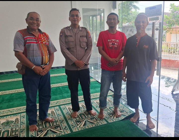 Jalin Komunikasi, Sat Binmas Polres Pematangsiantar Patroli Sambangi Masjid Darul Abrar.