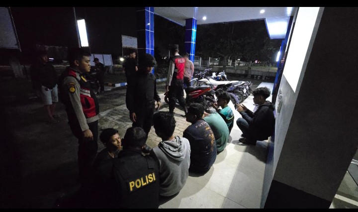 Patroli Blue Light dan Tim Samapta Polres Simalungun Amankan 20 Orang & 8 Sepeda Motor, Cegah Kejahatan Jalanan.