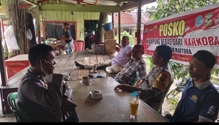 Polsek Siantar Martoba Laksanakan Patroli Kampung Bebas dari Narkoba di Jalan Tangki.