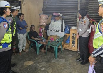 Sambut Hari Bhayangkara Ke - 79, Sat Lantas Polres Pematangsiantar Anjangsana ke Rumah Korban Lakalantas.