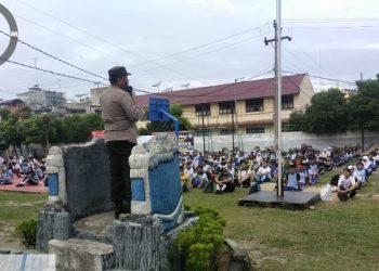 Memasuki Tahun Ajaran Baru Polsek Siantar Timur Hadir Berikan Pembinaan Wawasan Kebangsaan di SMAN 4.