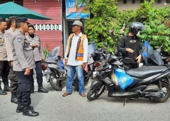 Cegah Pungli, Sat Binmas Polres Pematangsiantar Sambang Kamtibmas Kepada Juru Parkir di Jalan Vihara.
