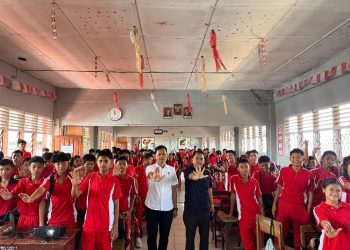Hadir Narasumber Kegiatan MPLS di SMK Swasta GKPI 1, Sat Narkoba Binlu Napza.