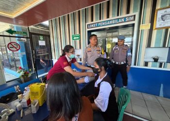 Operasi Patuh Toba 2025 Sat Lantas Polres Pematangsiantar Sosialisasi & Pengobatan Gratis Kepada Peserta Pengurusan SIM.