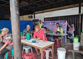 Sat Lantas Polres Pematangsiantar Gencar Sosialisasi Operasi Patuh Toba 2025 Kepada Supir Angkot.