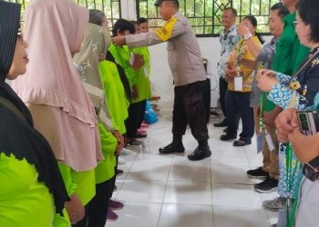 Polsek Bangun Resor Simalungun Dukung Mimpi Lansia Untuk Tetap Belajar.