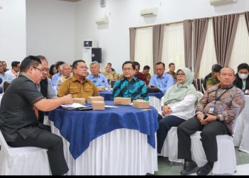 Wali Kota Pematangsiantar Wesly Silalahi, SH, MKn Hadiri Seminar Nasional Kagama Dengan Tema "Akselerasi Pertumbuhan Ekonomi Yang Inklusif dan Berkelanjutan" Serta topik "Alternatif Pembiayaan Daerah dalam Meningkatkan Investasi & Pendapatan Daerah".