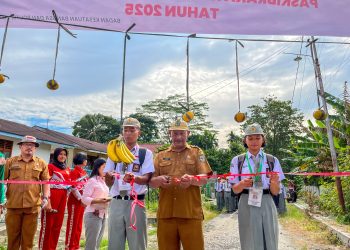 Wali Kota Pematangsiantar Wesly Silalahi, SH, MKn Diwakili Kaban Kesbangpol Ir Ali Akbar Lepas 55 Pelajar Yang Terpilih Menjadi Calon Paskibraka Kota Pematangsiantar Tahun 2025 Untuk Ikuti Pemusatan Pelatihan di Balai Pelatihan Lingkungan Hidup dan Kehutanan (BPLHK).