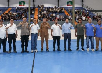 Wali Kota Pematangsiantar Wesly Silalahi, SH, MKn Diwakili Kepala Dinas Pariwisata Muhammad Hammam Sholeh AP Buka Turnamen Futsal Antar- instansi.