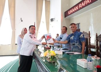 Wali Kota Pematangsiantar Wesly Silalahi, SH, MKn Hadiri Rapat Paripurna DPRD Kota Pematangsiantar Tentang Ranperda RPJMD Kota Pematangsiantar Tahun 2025 - 2029.