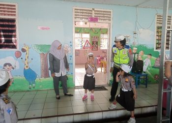 Mengenal Rambu Lalulintas Sejak Dini Sat Lantas Polres Pematangsiantar Berikan Edukasi Kepada Anak TK Kemala Bhayangkari.