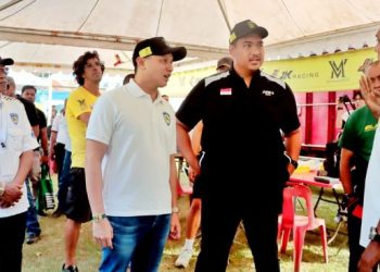 Bupati Simalungun Dampingi Menpora Tinjau Paddock Kejuaraan Internasional FIA APRC 2025.