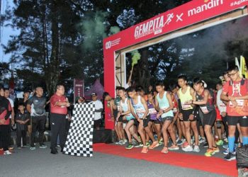 Wali Kota Pematangsiantar Wesly Silalahi, SH, MKn Lepas Peserta Gempita Kemerdekaan Run 'Agak Lari Kelen'.