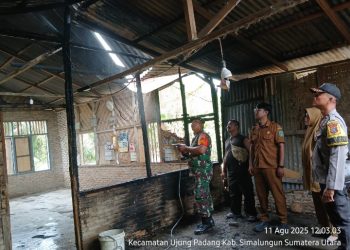 Polsek Bosar Maligas Polres Simalungun Tanggap Cepat Atasi Kebakaran Rumah, Kerugian Rp 5 Juta.