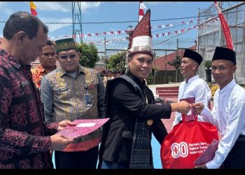 Wakil Bupati Simalungun Serahkan Surat Remisi Khusus Kepada WBP Lapas Narkotika.