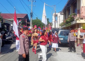 Meriahkan HUT RI Ke - 80, Polres Pematangsianțar Laksanakan Pengamanan Pawai Marching Band SMP RK Bintang Timur.