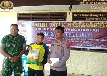 Polseķ Siantar Selatan Gelar Gerakan Pangan Murah Salurkan Beras SPHP Kepada Masyarakat.