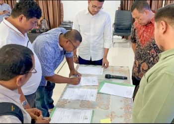 Wali Kota Pematangsiantar Wesly Silalahi, SH, MKn Diwakili Kepala Inspektorat Herri Okstarizal, SH, MH, CCGAE, CGRE Bersama Kejari Pematangsiantar Gelar Sosialisasi Pencegahan Tipikor Kepada Pengguna Anggaran (PA), Kuasa Pengguna Anggaran (KPA) & Pejabat Pembuat Komitmen (PPK).