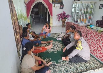 Bosar Maligas Hadir di Warung Warga, Bhabinkamtibmas Sampaikan Pesan Kamtibmas Untuk Ciptakan Lingkungan Kondusif.