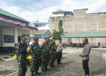 Polri Untuk Masyarakat : Simalungun Aman dengan Patroli Gabungan TNI - Polri Monitor Aksi Demonstrasi Ke DPRD.