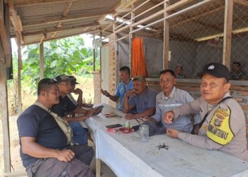 Polsek Bosar Maligas Perkuat Kamtibmas di Warung Rakyat, Wujudkan Program Presiden Prabowo Untuk Desa Aman & Kondusif.
