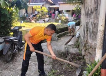 Ciptakan Lingkungan Bersih, Polsek Siantar Barat Gotong Royong Bersama.