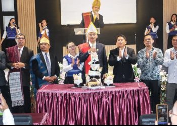 Wali Kota Pematangsiantar Wesly Silalahi, SH, MKn Diwakili Sekda Junaedi Antonius Sitanggang, SSTP, MSi, Hadiri Perayaan Hari HUT Ke - 19 GBI Gedung Putih.