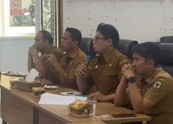 Saat Sekda Pematangsiantar Diskusi Dengan Mahasiswa.