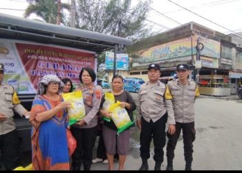Polsek Siantar Utara Gelar Gerakan Pangan Murah Kepada Masyarakat Beras SPHP.