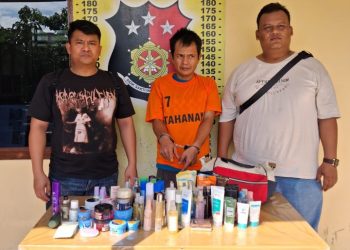 Polsek Perdagangan Ringkus Pelaku Pencurian Toko Kosmetik Senilai Rp. 84 Juta, Satu Tersangka Masih Buron.