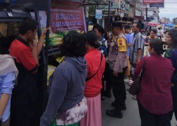Polsek Siantar Utara Gelar Gerakan Pangan Murah Kepada Masyarakat.
