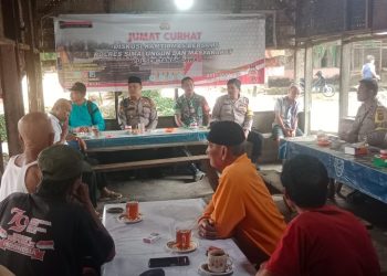 Kapolsek Tanah Jawa Gelar "Jumat Curhat" di Warung Kopi, Wujudkan Polri Yang Humanis & Dekat Dengan Rakyat.