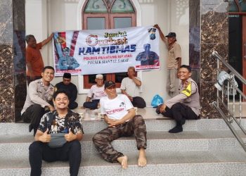 Sentuh Hati Masyarakat, Polsek Siantar Barat Jumat Curhat Kamtibmas di Mesjid Al Jihat Jalan Jawa.