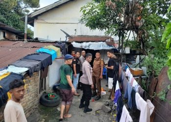 Kapolseķ Siantar Utara Pimpin Cek TKP Temuan Mayat di Rumah Kos Jalan Mataram 1.